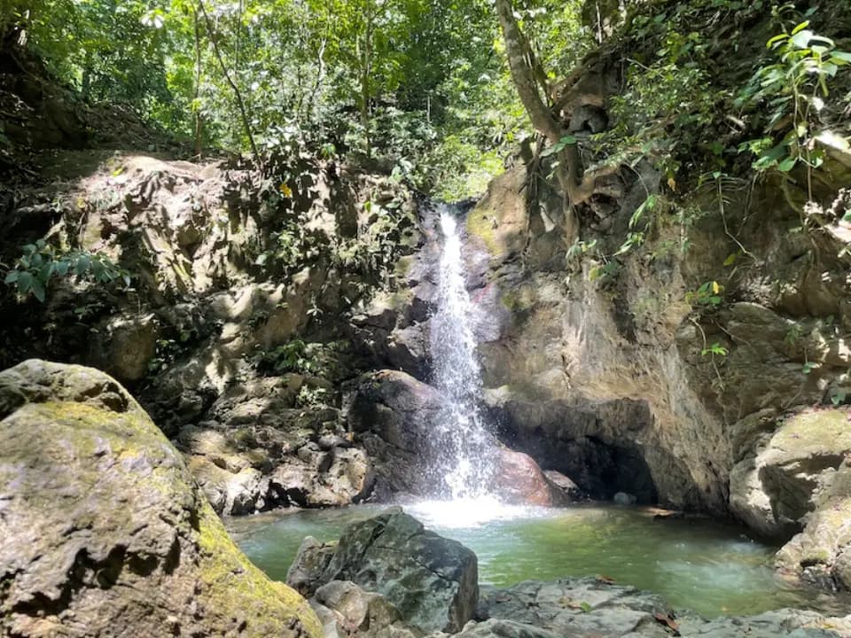 View from above of Playa Sombrero including the beach house of Paz and the Beach Lounge